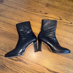 Stuart Weitzman Black Leather Heeled Boots size 10.5 🖤